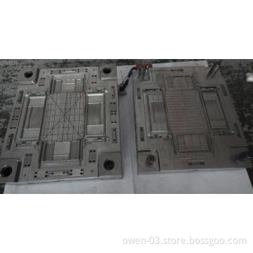 Plastic injection mould